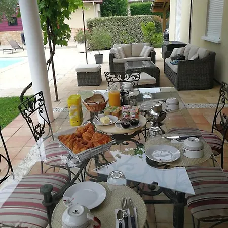 Couette-café Au Doux Repos Lucbardez-et-Bargues
